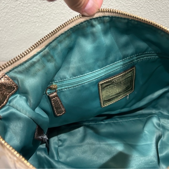 Authentic Signature Coach Poppy Shoulder Handbag - Picture 7 of 10